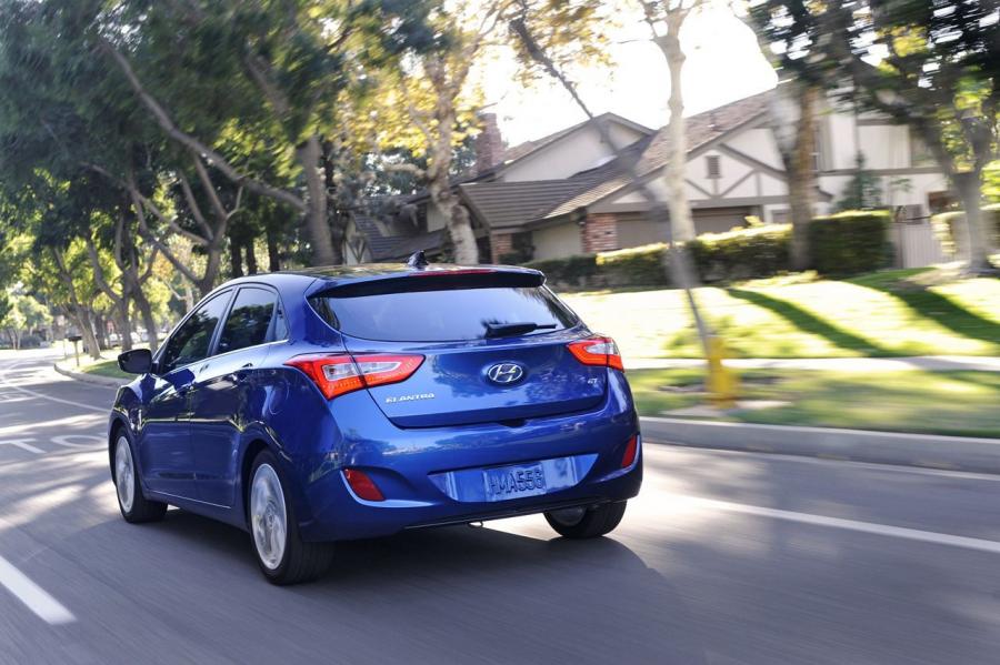  Hyundai Elantra GT 2014 года  (фото 2 из 21)
